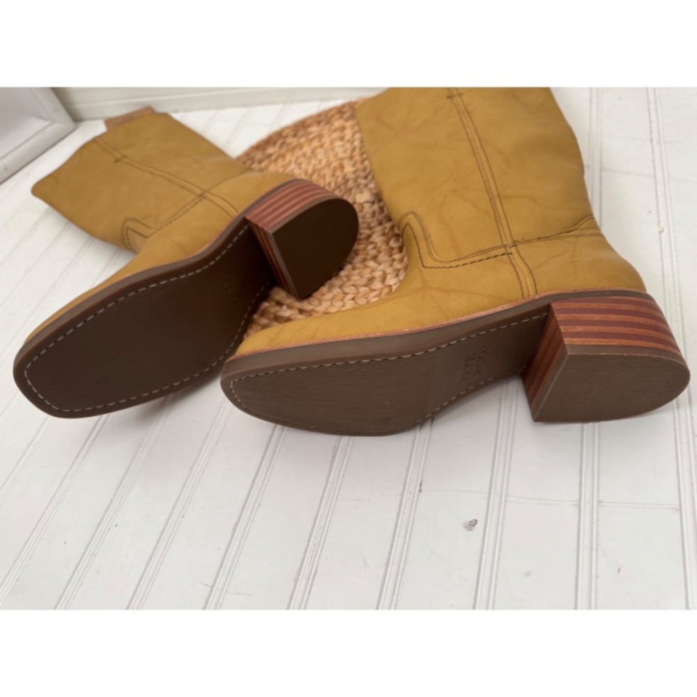 NWT Frye and Co Campus Style Boots Banana 9 - Picture 6 of 9